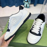 Scarpe sportive in bianco e blu con suola antiscivolo, perfette per stile e comfort quotidiano.