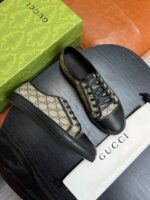 Scarpe Gucci monogramma casual eleganti con suola chunky e confezione di lusso.