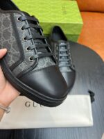 Sneakers Gucci in tessuto e pelle con packaging di lusso, stile moderno e glamour