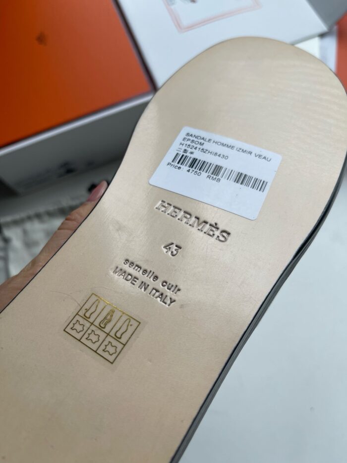 Sola Hermès Italia, misura 43, scarpe di lusso artigianali, logo embossato.