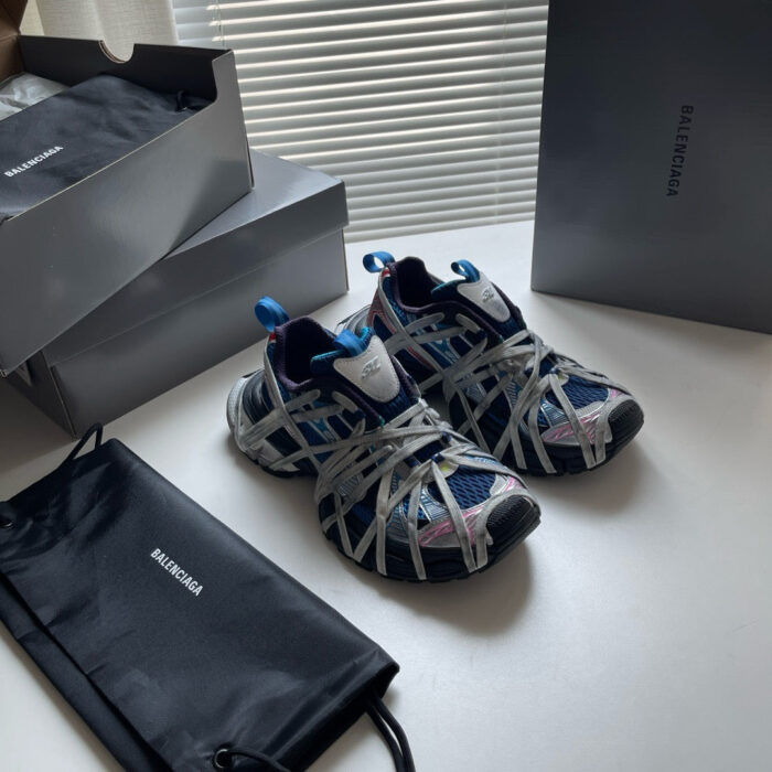 Scarpe sportive di lusso con packaging elegante e design moderno in stile contemporaneo.