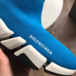 Sneaker Balenciaga blu, design moderno, suola multistrato, comfort e stile di lusso.