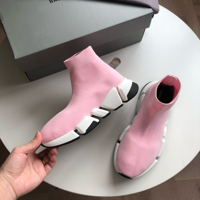 Sneaker sock rosa con suola chunky, design moderno e comfort, ideale per look casual e trendy.