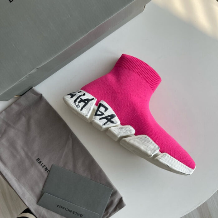 Scarpa sneaker sock rosa e bianca di lusso con custodia in tessuto beige e confezione elegante