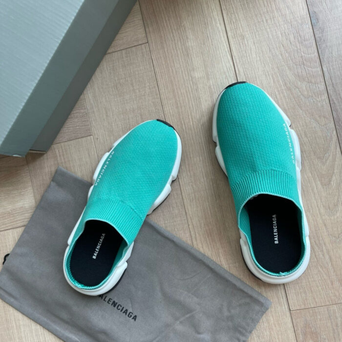 Sneakers turquoise eleganti e comode, stile casual chic perfetto per ogni occasione quotidiana.
