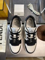 Sneakers Fendi di lusso con design moderno, dettagli eleganti e comfort premium.
