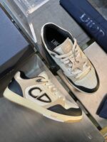 Sneaker di lusso con logo CD, design moderno e dettagli eleganti per uno stile raffinato.