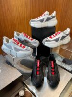 Sneaker moderne con suola spessa, dettagli luminosi e design innovativo in esposizione elegante.