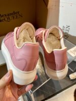 Sneakers donna Alexander McQueen pink eleganti, zeppa comfort e stile moderno, scatola di lusso inclusa