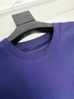 T-shirt viola in cotone, moda casual moderna, semplice e di alta qualità.