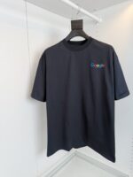 T-shirt unisex dark con logo Google colorato, stile minimalista e moderno.