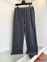 Pantaloni casual in twill navy con vita elastica e Tasche, stile moderno e confortevole.