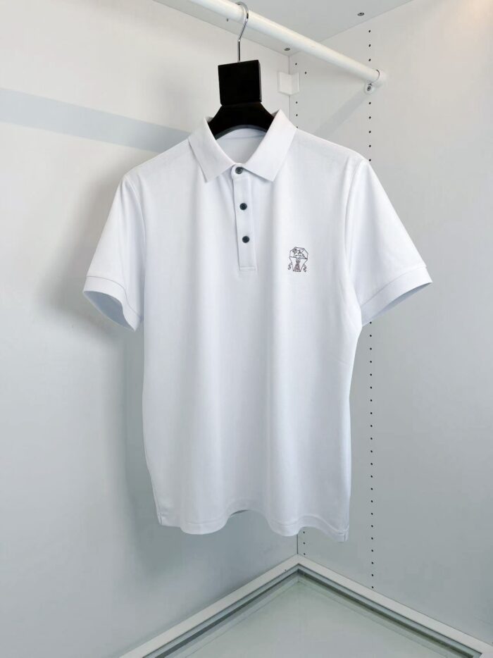 Maglietta polo bianca classica, stile casual e versatile, perfetta per ogni occasione relax.