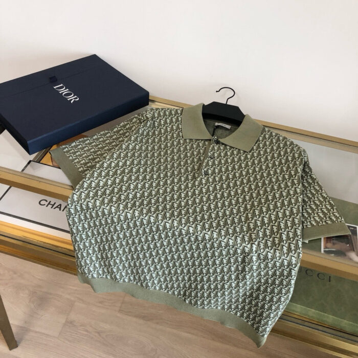 Camicia polo estiva di lusso con scatola Dior, stile moderno e raffinato feedbacks per la moda raffinata.