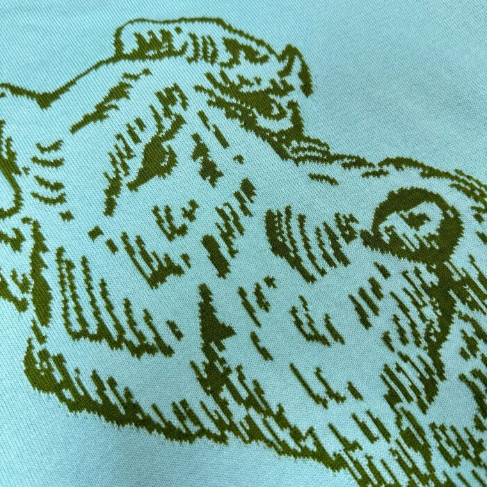 Illustrazione artistica di un animale in profilo su sfondo blu pastello, dettagliata e affascinante.