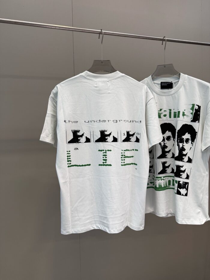 Magliette streetwear con grafica musicale e arte, stile moderno e cultura urbana.