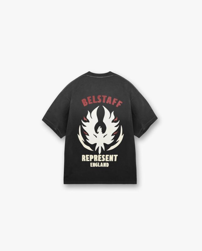 T-Shirt nero Belstaff con grafica fiamma, logo e “England” per uno stile moderno casual.