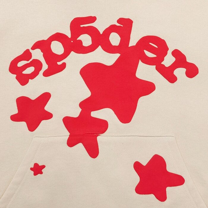 Felpa con grafica stellare rossa e testo giocoso, stile streetwear giovane e vibrantemente casual.