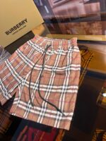 Pantaloncini Burberry check, elasticizzato, stile casual elegante da uomo e donna.