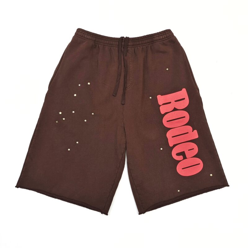 Pantaloncini marroni estivi con stampa Rodeo rossa, stile casual, distressed e vita elastica.