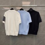 Set di magliette estive a maniche corte in bianco, azzurro e navy per un look moderno e casual.