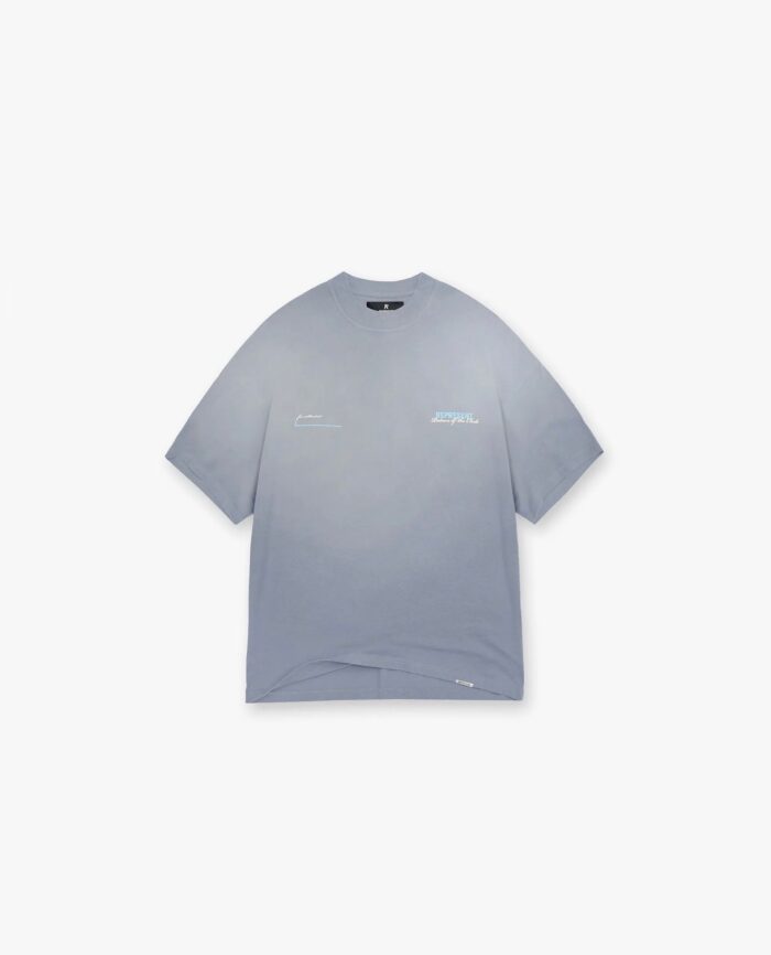 T-shirt grigia oversize casual uomo, morbida, con grafica minimalista e stile streetwear moderno.