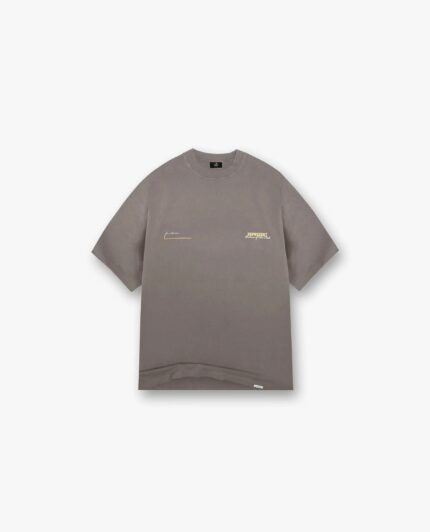 T-shirt grigia oversize unisex, stile streetwear, morbida, versatile e minimalista.