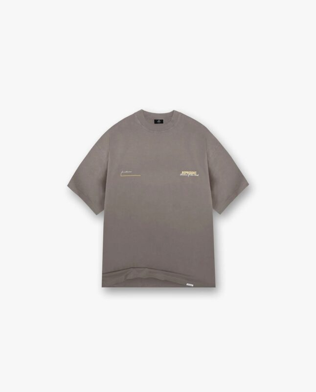 T-shirt grigia oversize unisex, stile streetwear, morbida, versatile e minimalista.