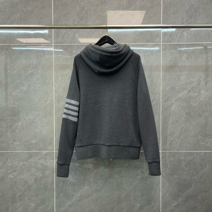 Felpa grigia donna con strisce sportive, stile casual e comfort ideale per ogni occasione.