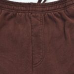 Pantaloni sportivi marroni in pile con vita elastica e dettagli resistenti, perfetti per il relax.