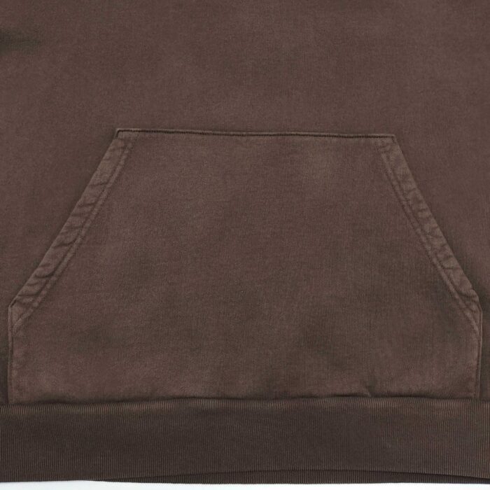 Felpa marrone con tasca kangaroo, morbida e casual, ideali per comfort e stile informale.