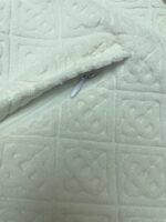 Materiale morbido embosser con cerniera, ideale per comfort e stile in inverno.