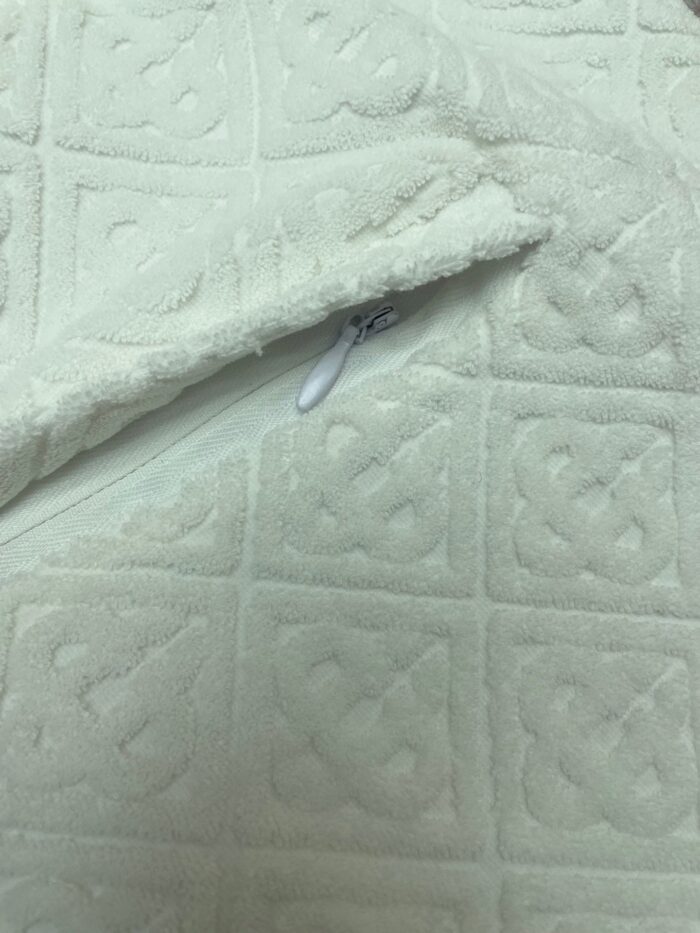 Materiale morbido embosser con cerniera, ideale per comfort e stile in inverno.