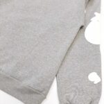 Felpa grigia casual con graphic divertente, comfort e stile unisex ideale per ogni occasione.