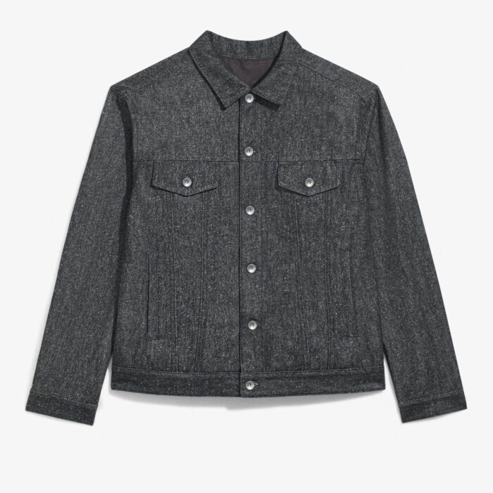 Giacca jeans grigia moderna, stile casual elegante, perfetta per outfit versatili e alla moda.
