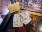 Shorts Burberry check estivi da uomo, stile elegante e pratico, perfetti per lestate.