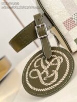 Borsa elegante in pelle oliva con dettaglio in corda e chiusura in ottone lucido.