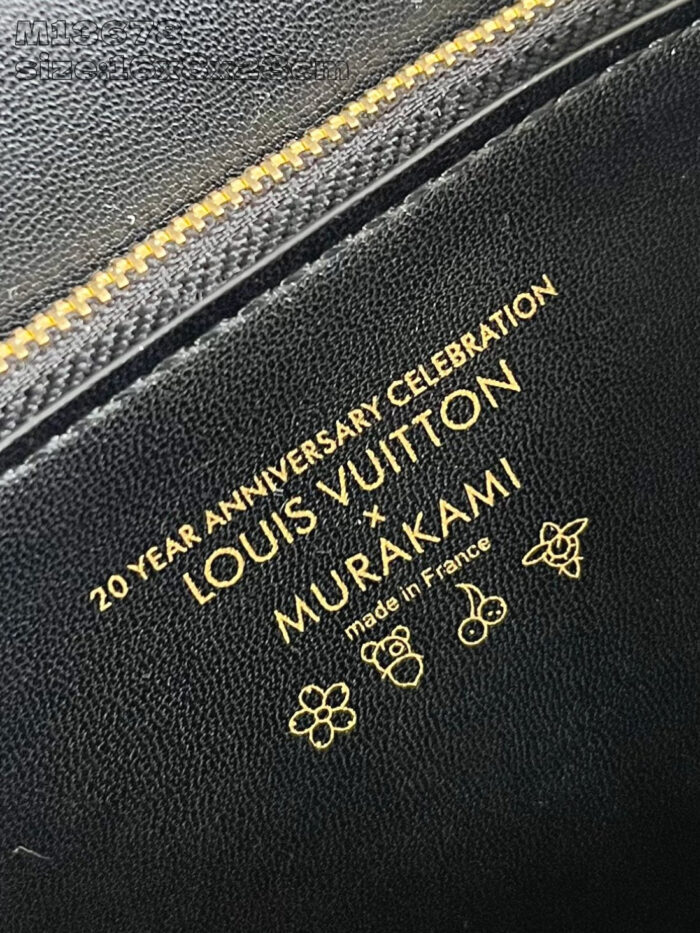 Borsa Louis Vuitton Murakami 20 Anni, edizione celebrativa in pelle nera e dettagli artistici.
