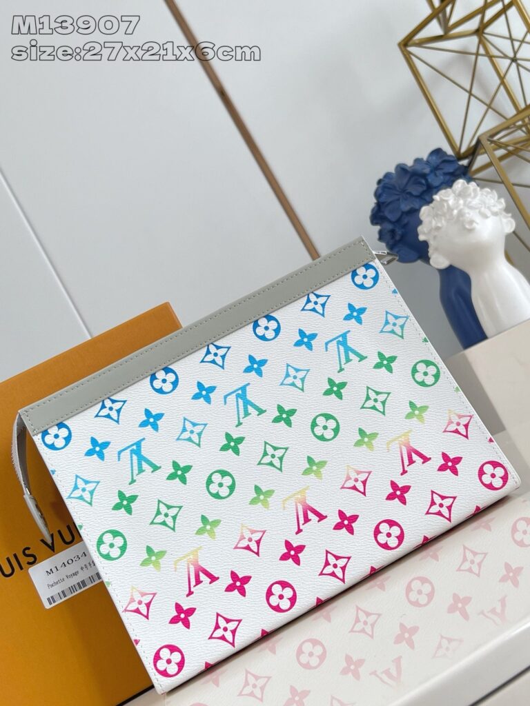 Portafoglio Louis Vuitton colorato con design gioioso e moderno, accessorio di lusso elegante e vibrante.