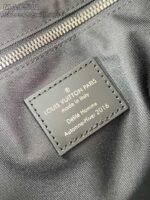 Etichetta Louis Vuitton Autunno Inverno 2016 Uomo, made in Italy, autentica e di lusso.