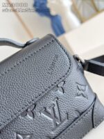 Borsa in pelle nera di lusso con dettagli moderni e stile elegante per ogni occasione.