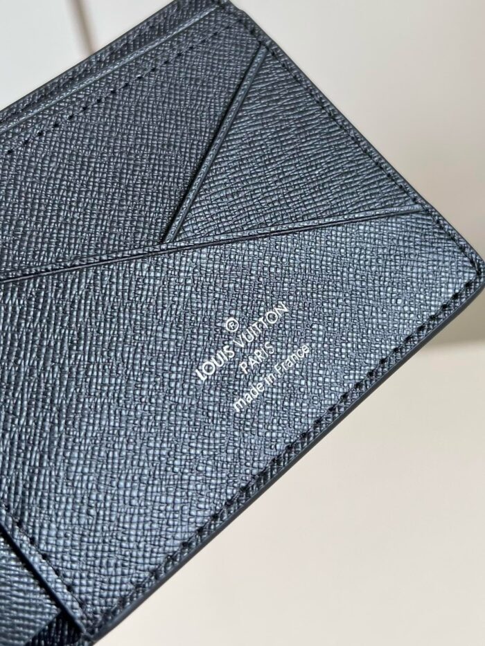 Portafoglio Louis Vuitton in pelle nera di lusso, elegante e compatto, autentico Made in France.