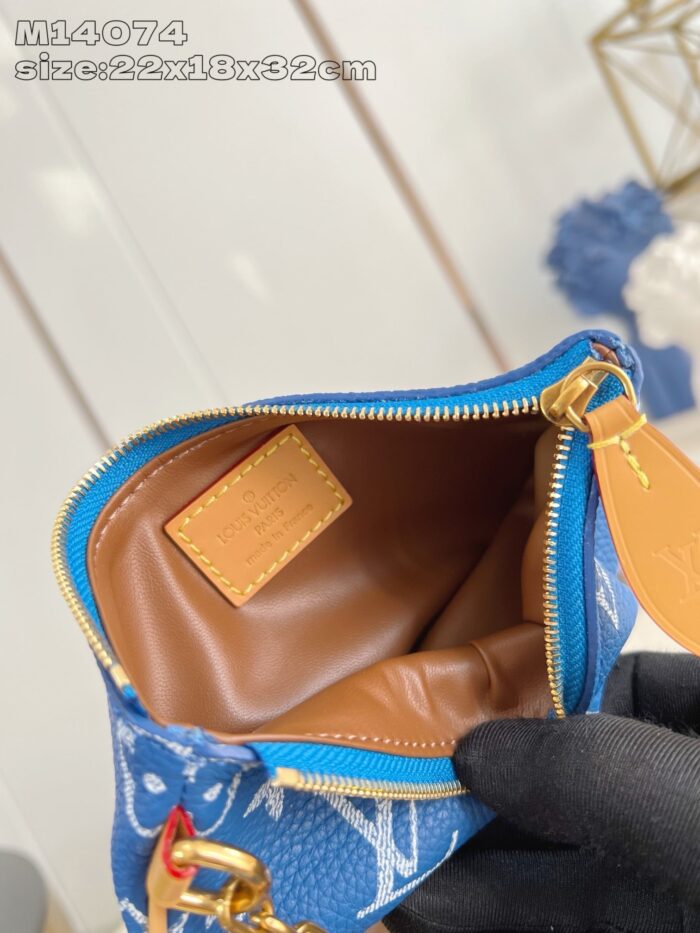 Custodia cosmetica blu con dettagli dorati e design artistico, perfetta elegante e funzionale.