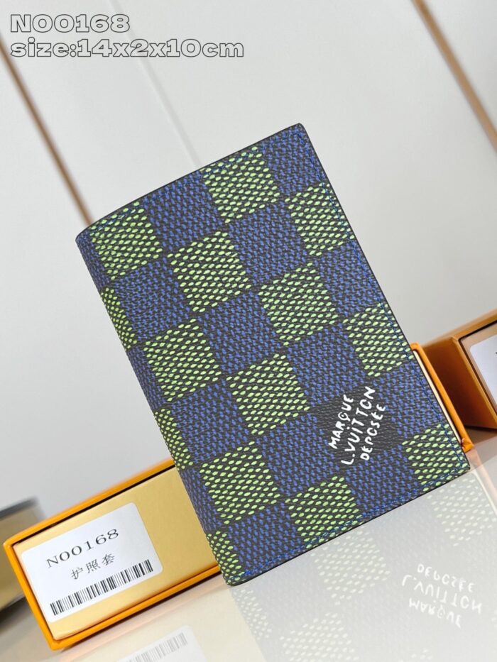 Agenda di lusso con motivo checkered verde e blu, stile elegante e moderno.