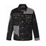 Giacca di jeans nero con patchwork, bordi eleganti e dettagli di lusso in stile moderno.
