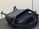 Borsa nera elegante e versatile, moderna con dettagli di qualità e spazio pratico.