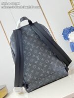 Zaino di lusso in tessuto con logo interlocking nero, stile moderno e design elegante.