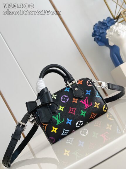 Borsa elegante colorata con logo artistico, stile versatile e design moderno.