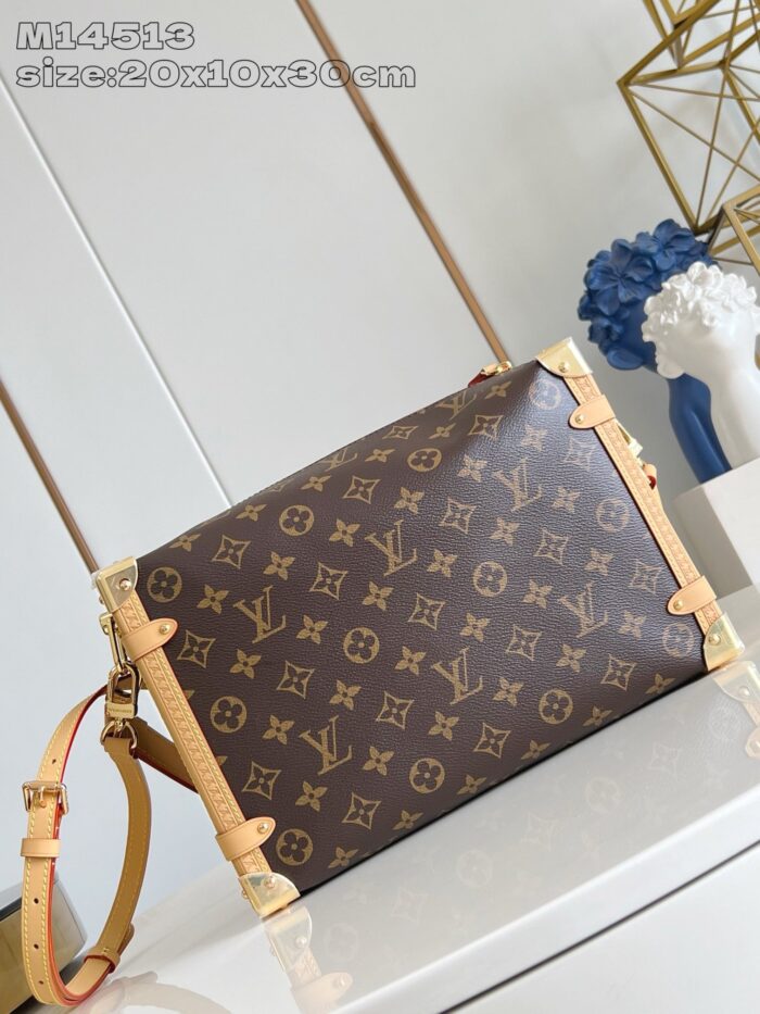 Borsa Louis Vuitton Monogram, elegante e versatile con dettagli in pelle naturale.