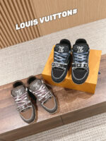 Sneakers Louis Vuitton di lusso, stile moderno, design elegante e dettagli di alta qualità.